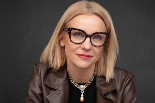 TV laidų vedėja A. Radavičienė atvirai apie lūžį, moterų bendruomenę ir naują etapą: „Gyvenimas yra vienas ir taisykles galima keisti“