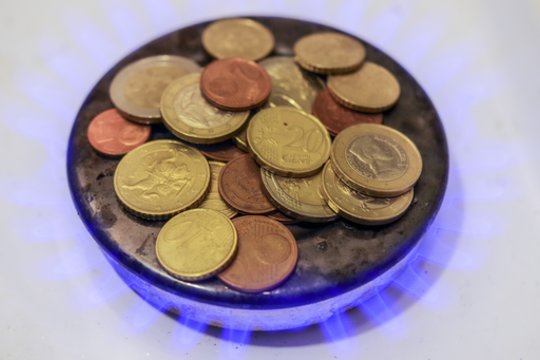 Antrasis pusmetis privers labiau pratuštinti pinigines: štai už ką teks mokėti daugiau