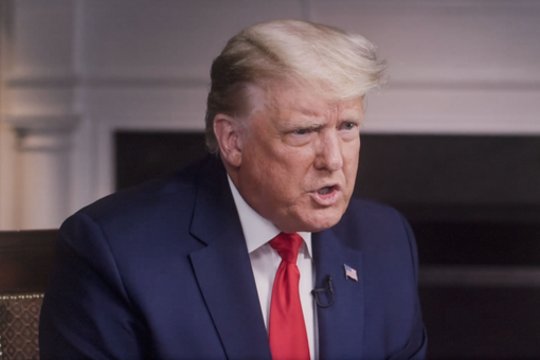 D. Trumpas vėl užsipuolė žurnalistę: „Jūs esate gėdingi“