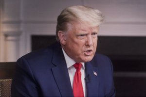 D. Trumpas vėl užsipuolė žurnalistę: „Jūs esate gėdingi“