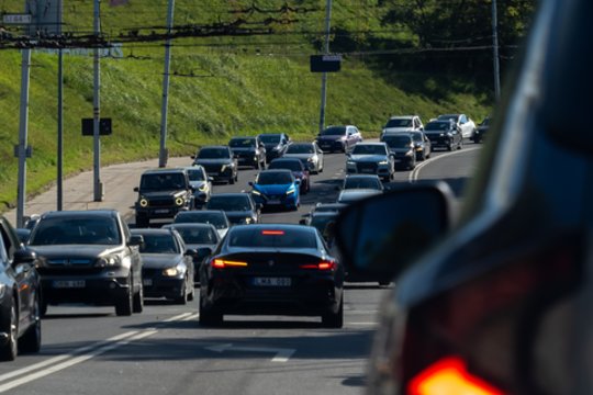 Siūlo ženkliai didinti baudas už KET pažeidimus: kam tektų paploninti piniginę