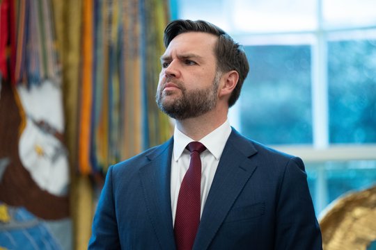 Karas Irane. Sąmyšis JAV viduje: iš J. D. Vance'o – rimti įtarimai Pentagonui