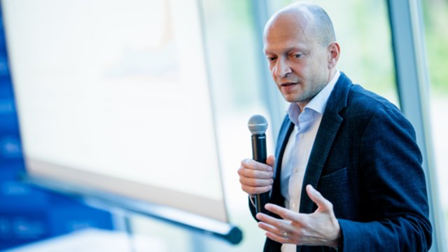 N. Mačiulis paneigė kalbas apie „buvimą ant krizės slenksčio“: ekonomikos klestėjimas aukso amžiuje