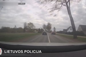Paviešinta vaizdo medžiaga: girtą vairuotoją Klaipėdos pareigūnai persekiojo 60 km