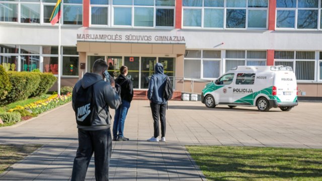 Marijampolėje sužalotas abiturientas prisiminė lemtingą susitikimą su užpuoliku: „Man pasisekė“