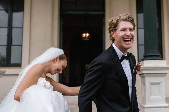 Fiasko vestuvėse: netikėtai praplyšusios jaunikio kelnės parodė „kažką mėlyno“