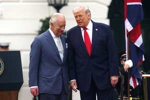 D. Trumpas savo kritiką JK pamiršo? Karaliui Karoliui negailėjo šiltų žodžių