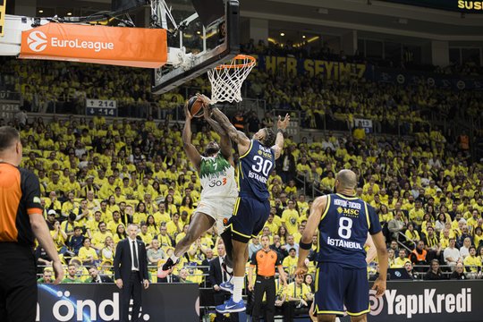 Šaro pergudrauti nepavyko: Eurolygos ketvirtfinalis prasidėjo „Žalgirio“ pralaimėjimu