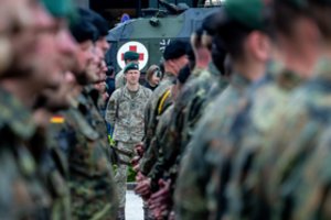 Vokietijos brigados kariai apžiūrėjo vystomą Rūdninkų karinį miestelį