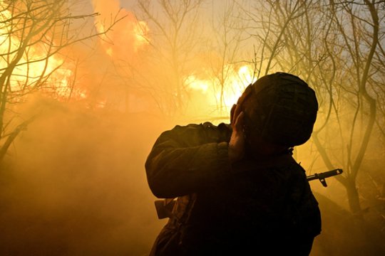 Karas Ukrainoje. Įspūdingas smūgis: Ukraina netoli Tuapsės dronais atakavo sankcionuotą tanklaivį