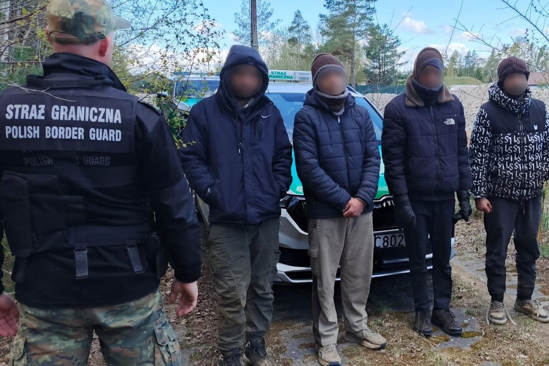 Lenkijos pasieniečiai sučiupo dar 4 migrantus, pėsčiomis atėjusius iš Lietuvos