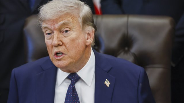 D. Trumpas paaiškino, kodėl su Iranu derasi telefonu: „Juokinga“