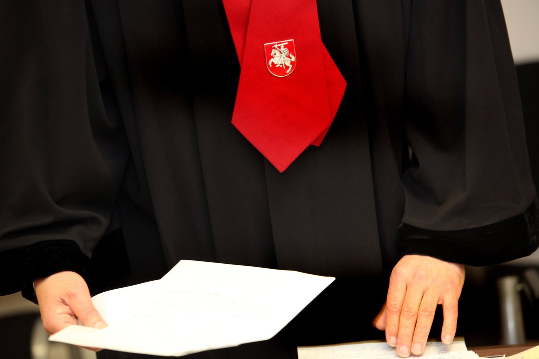 Kvaišalus iš užsienio besisiuntusiam vyrui siūloma taikyti priverstinį gydymą