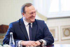 V. Kondratovičius užsimena apie planus didinti dalies pareigūnų algas: kalbame apie 5 proc.