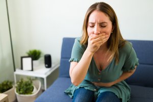 Rytinis pykinimas ir mėlynės ant kojų išdavė Sigitos ligą: diagnozė sukrėtė moterį