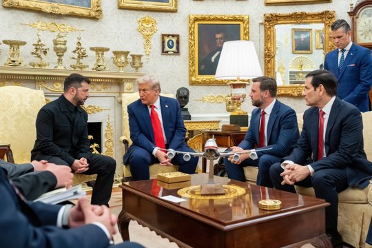 V. Zelenskio aštrus kirtis J. D. Vance'ui: „Jis padeda rusams“