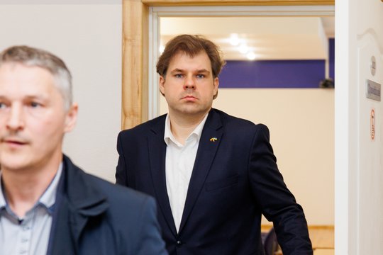 ELTA glaustai: vaikus seksualiai išnaudojęs buvęs Seimo narys K. Bartoševičius siunčiamas į kalėjimą