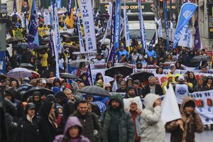 Per Gegužės 1-osios demonstracijas Stambule sulaikyta dešimtys žmonių