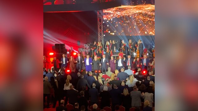 Pamatykite: linksmybės socialdemoratų suvažiavime – netrūko šokių ir dainų