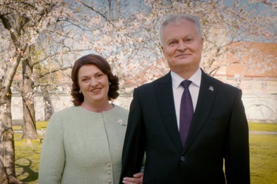 G. Nausėdos sveikinimas Motinos dienos proga: „Turėti mylinčią mamą – tai didžiausia gyvenimo laimė“