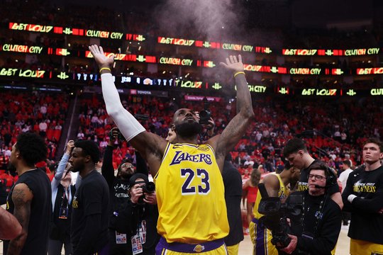 L. Jameso vedami „Lakers“ pateko į Vakarų konferencijos pusfinalį