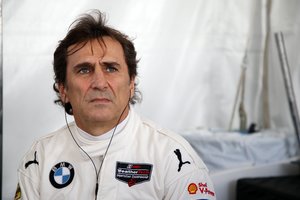 Mirė buvęs F1 lenktynininkas A. Zanardi