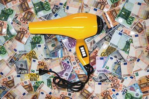 Naujųjų laikų nusikaltimai: įtariama, kad lažybas pavyko laimėti sukčiaujant plaukų džiovintuvu