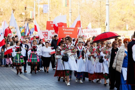 Vilniuje vyko tradicinis lenkų paradas: minėtos Konstitucijos ir Išeivijos dienos