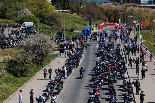 Vilniuje oficialiai atidarytas motociklininkų sezonas: gatvės dreba nuo variklių gausmo
