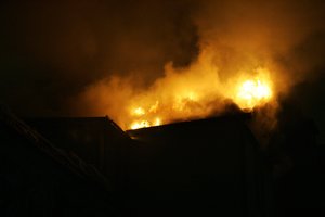 Didžiulis gaisras Šakiuose: padegti net 7 garažai