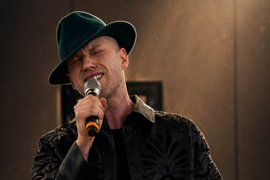 Įspūdingas Sashos Song triumfas: net keturi anšlaginiai koncertai ir naujas albumas „Žaltvykslė“