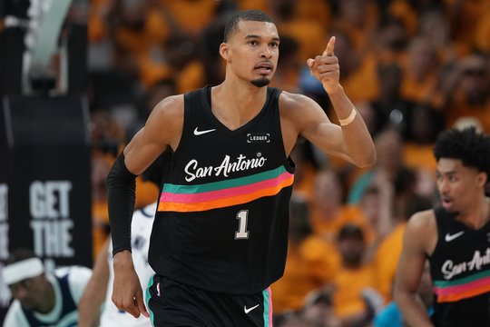 Neįtikėtinas blokų rekordas neišgelbėjo „Spurs“ nuo pralaimėjimo