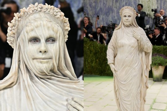 Neįtikėtina, kaip „Met Gala“ puotoje garsiausias supermodelis virto skulptūra: ar atpažįstate?