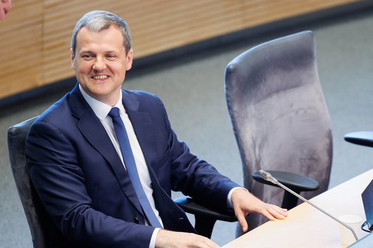 Seimas naikins ekspremjero G. Palucko teisinę neliečiamybę supaprastinta tvarka