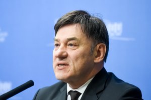 Seimas svarstys siūlymą laikinai paskirti J. Augutį vadovauti Lietuvos mokslo tarybai
