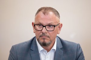 Dėl teisės į gynybą pažeidimo sumažinta bauda buvusiam VMKL vadovui N. Markevičiui