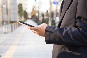 Darbo diena persikelia į telefoną: kodėl įmonėms tai kelia naujų iššūkių?