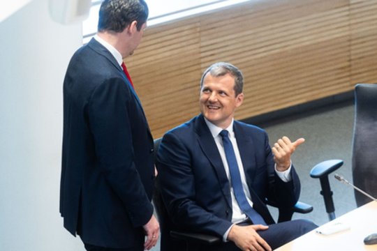 „G. Paluckas vis dar vairuoja trečdalį Vyriausybės“: Š. Černiauskas prabilo apie keistą socdemų elgesį