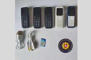 Šiaulių kalėjime paimtas paketas, kurį bandyta permesti