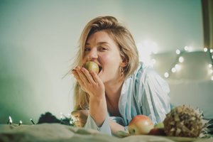 Kaip sumažinti cholesterolį ir „išvalyti kraujagysles“ be vaistų: vakare valgykite vieną produktą