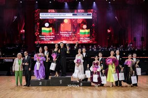 Kaune nuaidėjo jubiliejinė 60-oji „Gintarinė pora“: nemokamas renginys į areną pritraukė gausų būrį žiūrovų