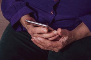 Startuoja pirmasis pasaulyje krikščioniškas mobiliojo ryšio tinklas – ir štai ką jame žada blokuoti