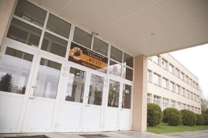 Kraupus incidentas Kėdainių „Ryto“ progimnazijoje: vienas vaikas smaugtas, kitas – subadytas