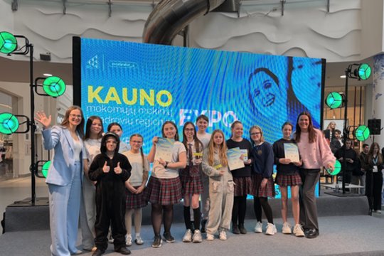 Kai mama ir dukra moko verslumo, Kauno gimnazijoje auga socialiai atsakingos jaunųjų antreprenerių kartos