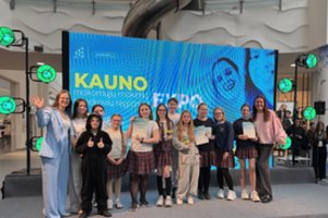 Kai mama ir dukra moko verslumo, Kauno gimnazijoje auga socialiai atsakingos jaunųjų antreprenerių kartos