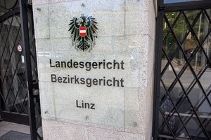 Šaudynės Austrijoje: žuvo trys žmonės, tarp jų – šaulys