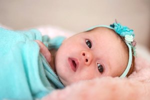 Vaikai gimsta kitaip: rekordiškai daug moterų atliekamas cezario pjūvis