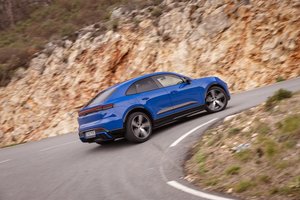 Tai, kam ruošiasi „Porsche“, vadina šūviu sau į koją: stipriai abejoja, ar klientams užteks kantrybės