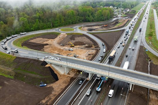 Atidarymas – jau netrukus: naująjį viaduką per A1 magistralę išbandė sunkiasvoris transportas