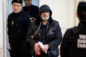 DHL padegamųjų siuntų byla: parodymus davė pirmas kaltinamasis
